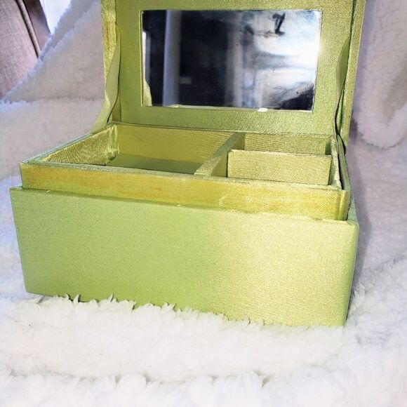 Vanity Set 3 Piece - Picture 10 of 13